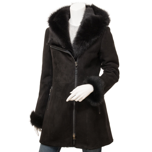 WOMEN'S BLACK TOSCANA SHEARLING PARKA: LAREDO